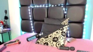 Alma, ♥ nude on webcam in her Live Sex Chat Room
