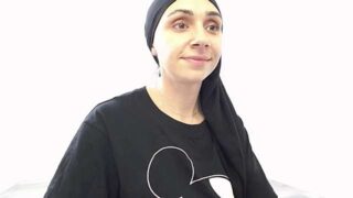 ArabianMalikah naked stripping on cam for live sex video chat