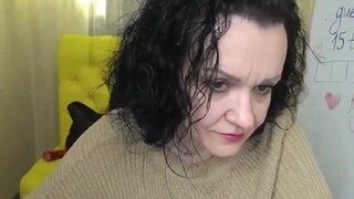 CloeHugs nude on webcam in her Live Sex Chat Room