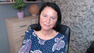 Ellennaughty naked stripping on cam for live sex video chat