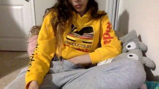 LindseyBanks naked stripping on cam for live sex video chat