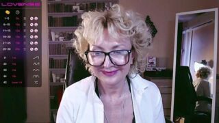 Nelly_Walker naked stripping on cam for live sex video chat