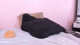scarlettshy nude on webcam in her Live Sex Chat Room