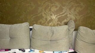 SweetRosse naked stripping on cam for live sex video chat