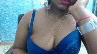 yourSophia naked stripping on cam for live sex video chat