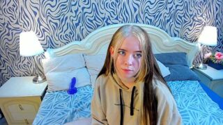 Ivy_Becker naked stripping on cam for live sex video chat