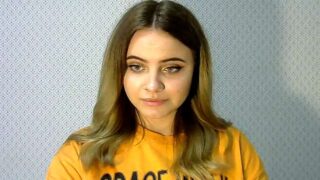 LindiKays naked stripping on cam for live sex video chat