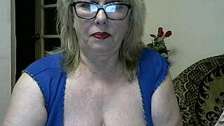 SweetyNanny naked stripping on cam for live sex video chat