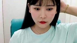 Bertha-Li naked stripping on cam for live sex video chat