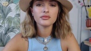 Karnaval nude on webcam in her Live Sex Chat Room