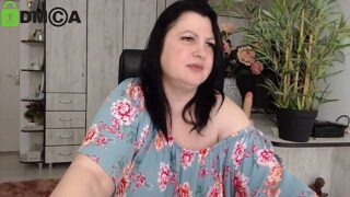 KendraSecrets naked stripping on cam for live sex video chat