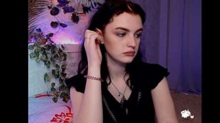 _HotVaillet_ naked stripping on cam for live sex video chat