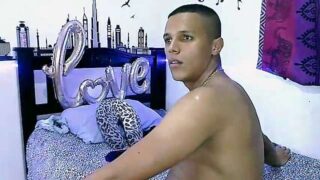 MikeyIsaa naked stripping on cam for live sex video chat