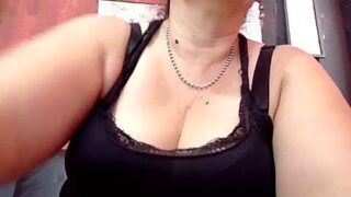 Zharith_love naked stripping on cam for live sex video chat