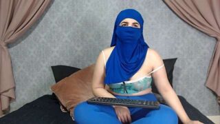 Arab_Queens_ naked stripping on cam for live sex video chat
