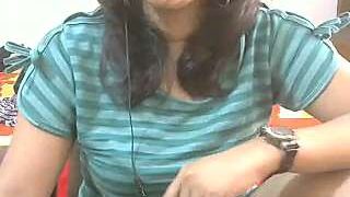 BeautifulAndSmily naked stripping on cam for live sex video chat