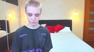 CassandraMills naked stripping on cam for live sex video chat