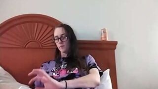 DaddynPeaches naked stripping on cam for live sex video chat