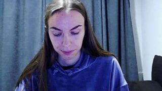 GloriaStar22 naked stripping on cam for live sex video chat