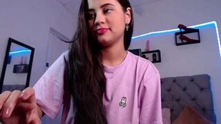 heidy_birds_xt naked stripping on cam for live sex video chat