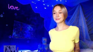 Sexy_Coconut naked stripping on cam for live sex video chat