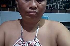 spicy-Gina naked stripping on cam for live sex video chat