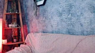 Stacey-Di naked stripping on cam for live sex video chat