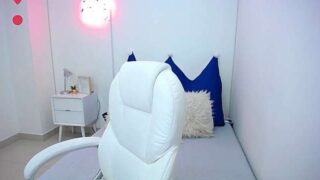 victoria_dm naked stripping on cam for live sex video chat