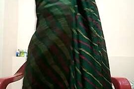 joya2002 naked stripping on cam for live sex video chat