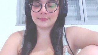 kittenvicxxx nude on webcam in her Live Sex Chat Room