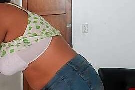 Shaira_weet naked stripping on cam for live sex video chat