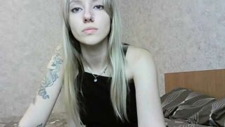 SkyWebb naked stripping on cam for live sex video chat