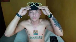 Wondercouple1x naked stripping on cam for live sex video chat