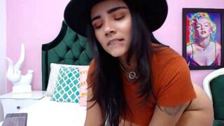 Lea_Foster naked stripping on cam for live sex video chat