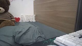 Ari_ClumsyLady naked stripping on cam for live sex video chat