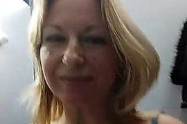 Arina_smiles naked stripping on cam for live sex video chat