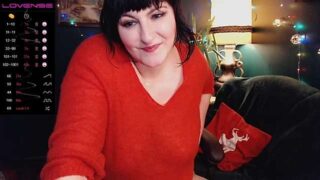 sweettomeetu naked stripping on cam for live sex video chat