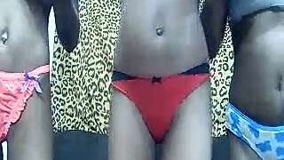 Youngs_bigtitsplaysxx naked stripping on cam for live sex video chat