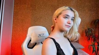 Katherine_Sorrento naked stripping on cam for live sex video chat
