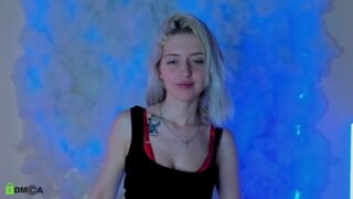 RuthTayIor naked stripping on cam for live sex video chat