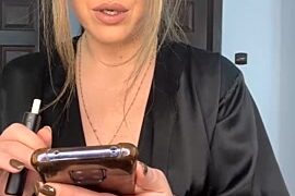 EKpleasure naked stripping on cam for live sex video chat