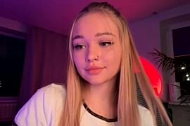Amaryllis naked stripping on cam for live sex video chat