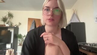 Flirty_Babe_Sarah nude stripping on webcam for live sex xxx chat