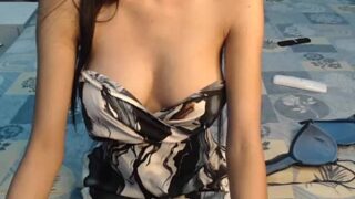 Cute_crystal nude stripping on webcam for live sex xxx chat