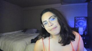 drizzypeach602 nude stripping on webcam for live sex xxx chat