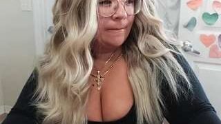 kinky-kris nude on webcam in XXX Live Sex Chat Room