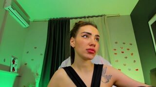 Kriss_babe nude stripping on webcam for live sex xxx chat