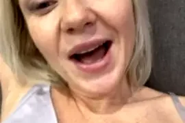 Sunny_L_1 nude stripping on webcam for live sex xxx chat