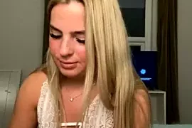 SexyWillowUk nude strip before webcam for live sex xxx chat