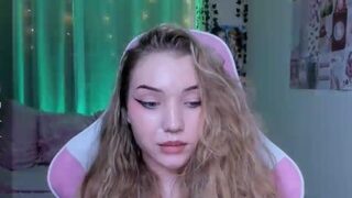Polly-Perry nude on sex cam in XXX Live Sex Chat Room